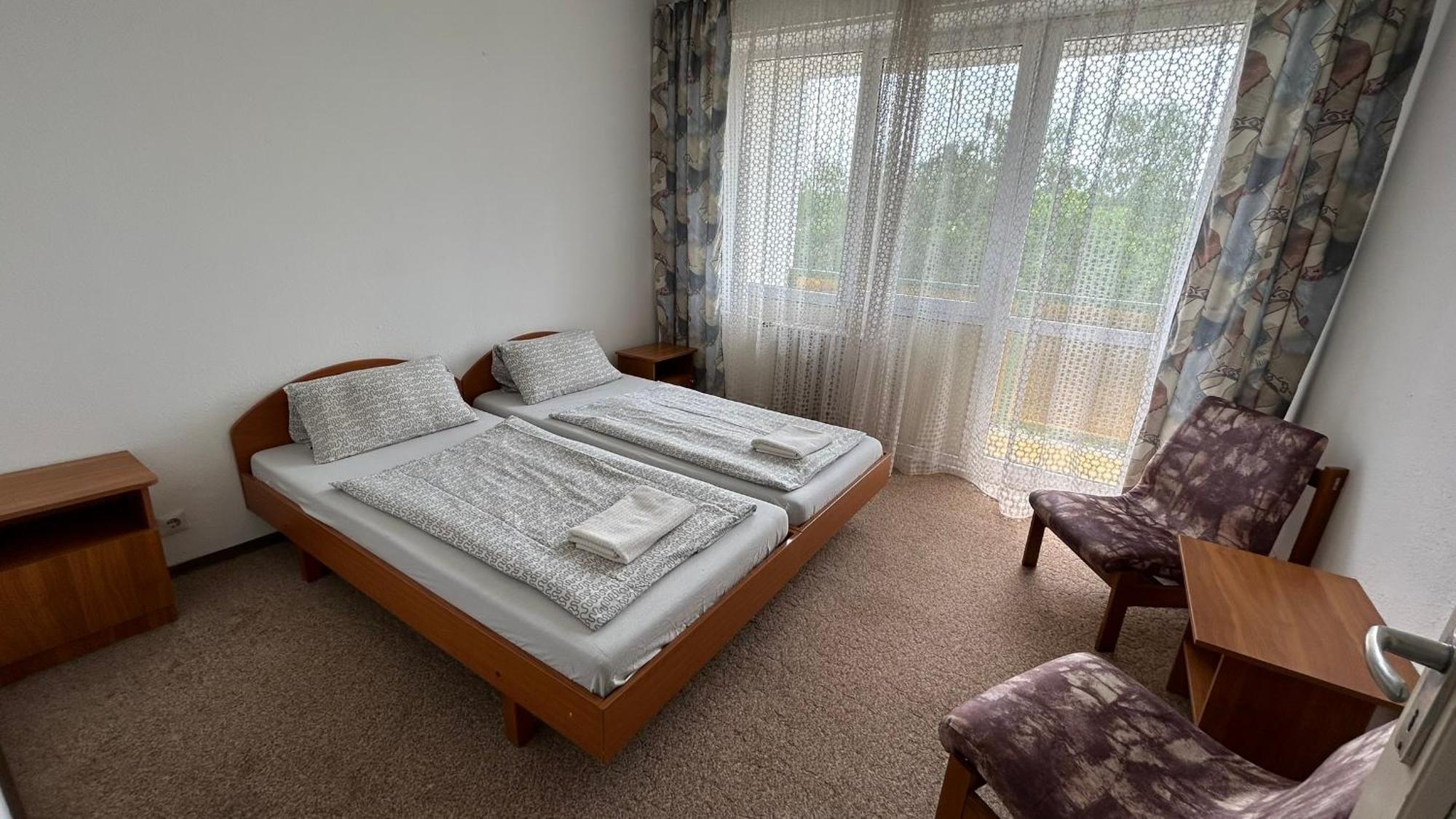 Aranypart Guest house *