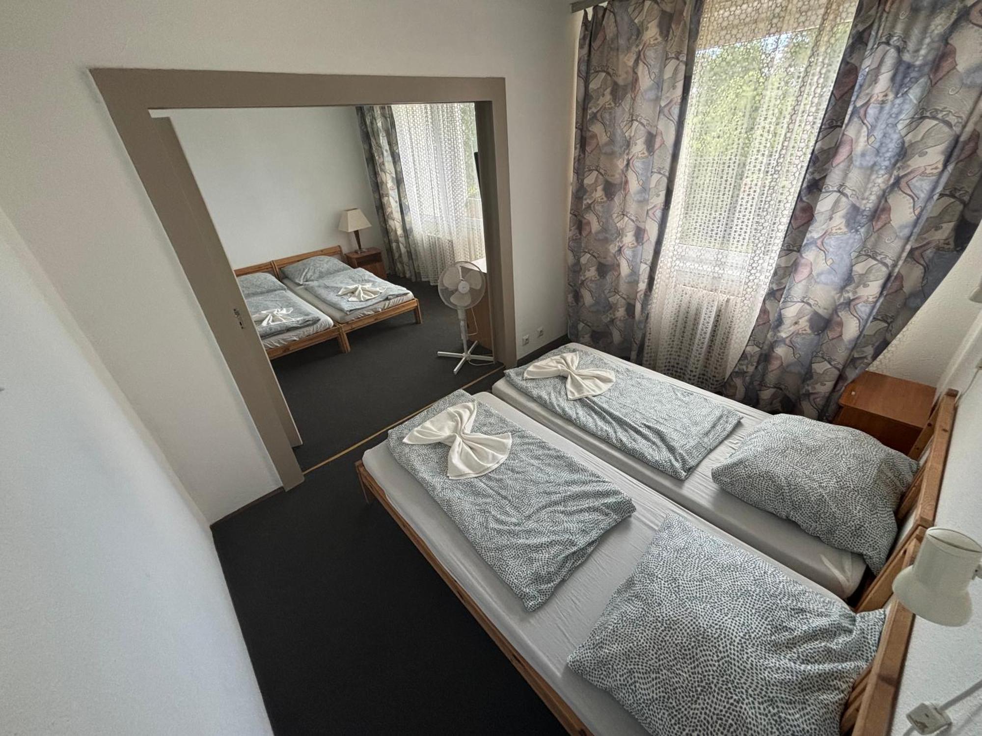 Aranypart Guest house *